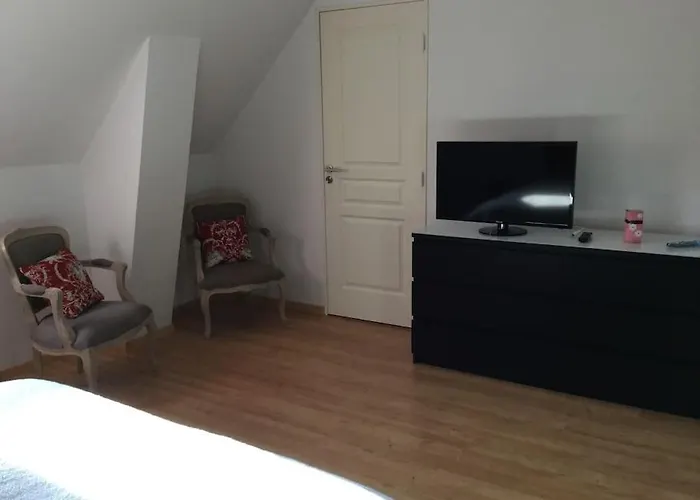 Bois Joli - Maison Classee 3 Etoiles, A 2 Pas De La *